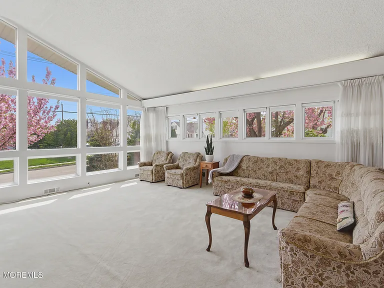 33 Beryl St — Photo 10