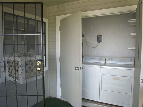 4th image of 91-1042 Kaiau Ave #13E