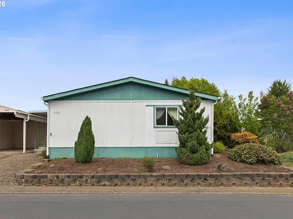 300 SE Lacreole Dr, Dallas, OR 97338