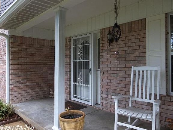 2nd image of 712 Skyline Dr