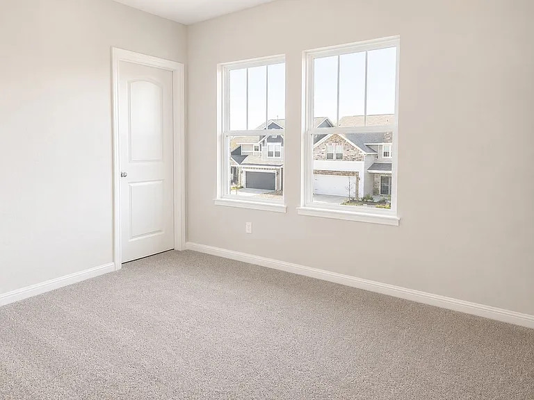 2441 Danbury Ln — Photo 6