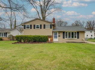 24861 Antler Dr, North Olmsted, OH 44070