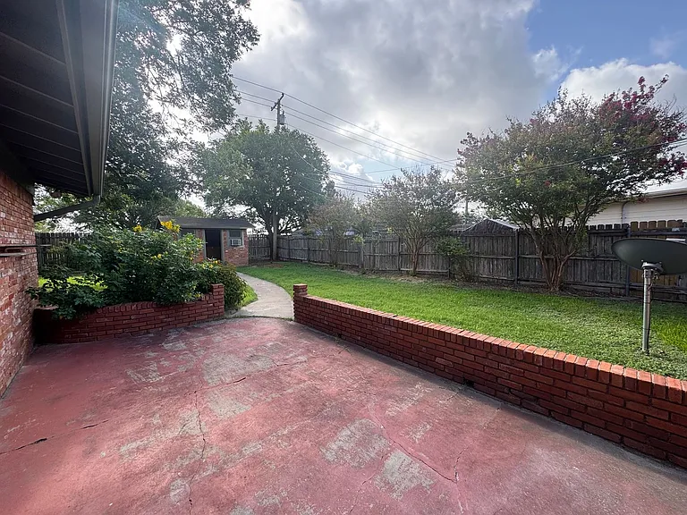 2349 Mount Carmel Dr — Photo 6