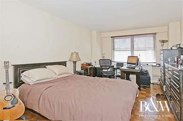 Rented by Buchbinder & Warren | media 21