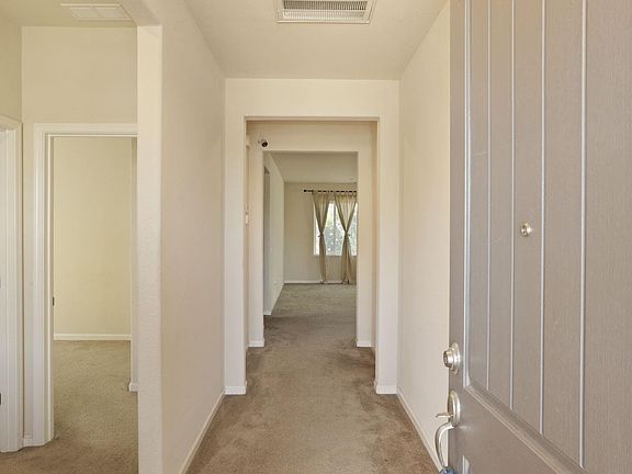 3rd image of 808 Fargo St
