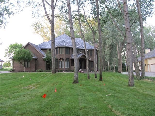 2nd image of 902 Quail Hollow Cir