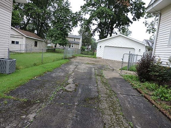 3rd image of 27 Shadyside Dr