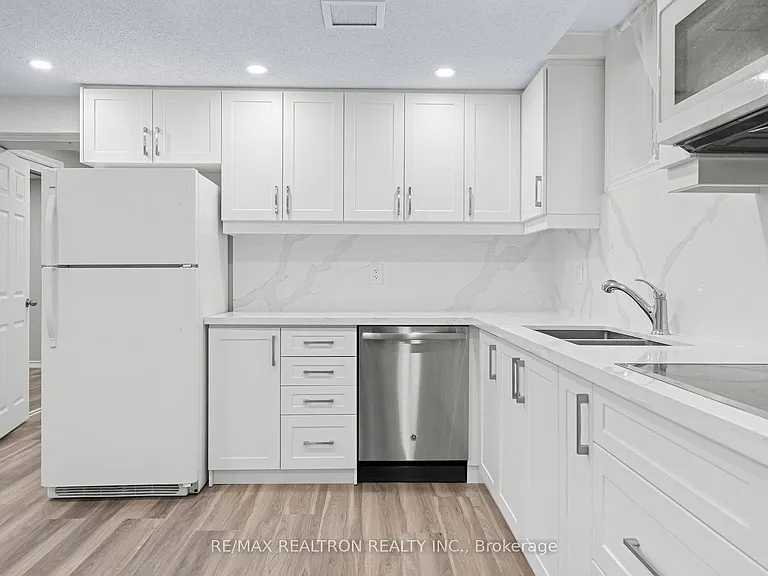 162 Walton Dr #BASEMENT — Photo 9