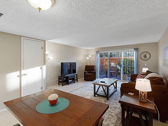 3rd image of 2875 N Tucson Blvd APT 35