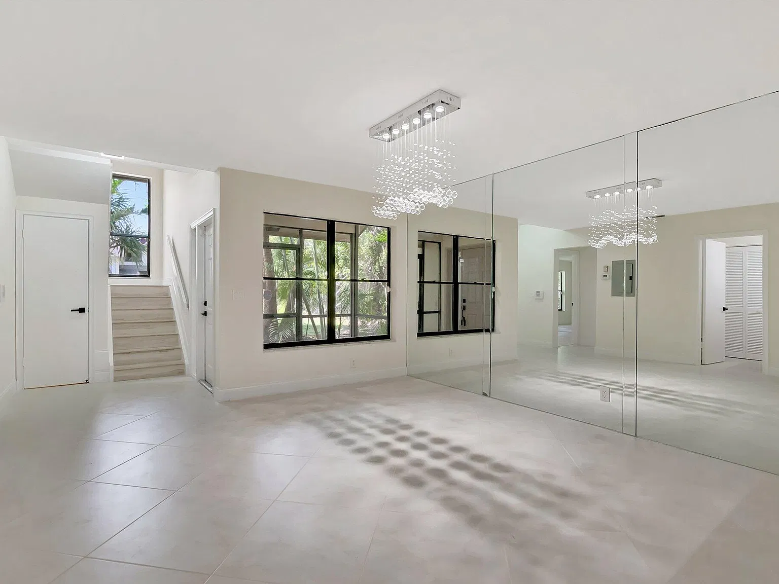 3 bed, 2.5 bath, 1587 sqft, $3,600 — Photo 2
