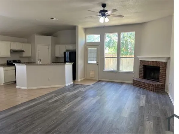 1055 Port Aransas Dr, Little Elm, TX 75068