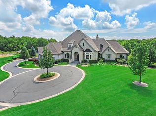 2641 Sanctuary Ln, Spring Grove, IL 60081