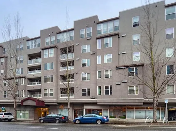 4343 Roosevelt Way NE, Seattle, WA