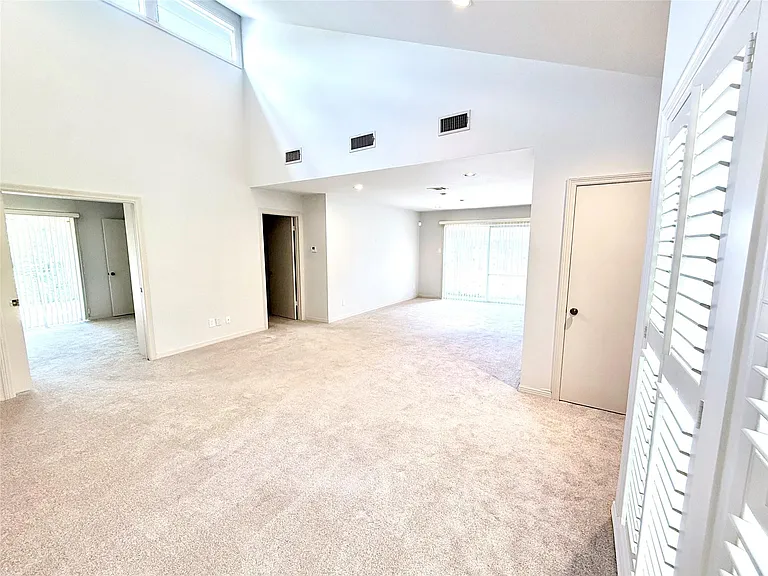 1611 Potomac Dr — Photo 5