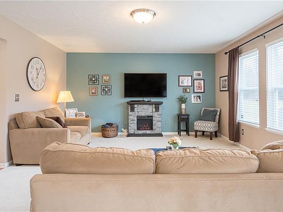 5th image of 834 Needham Ct