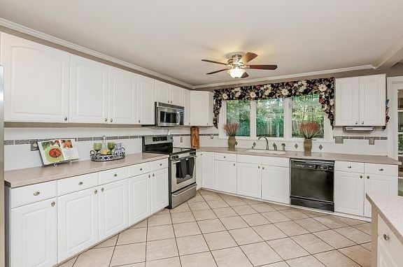 5th image of 45 Seasons Ln