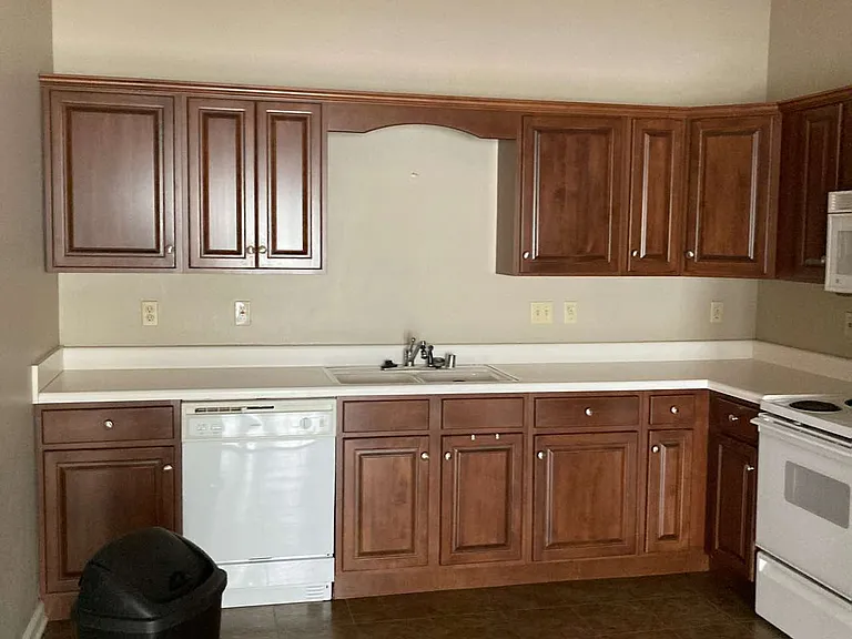 314 Deerwood Dr — Photo 9