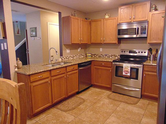 5th image of 16163 Walnut Creek Dr