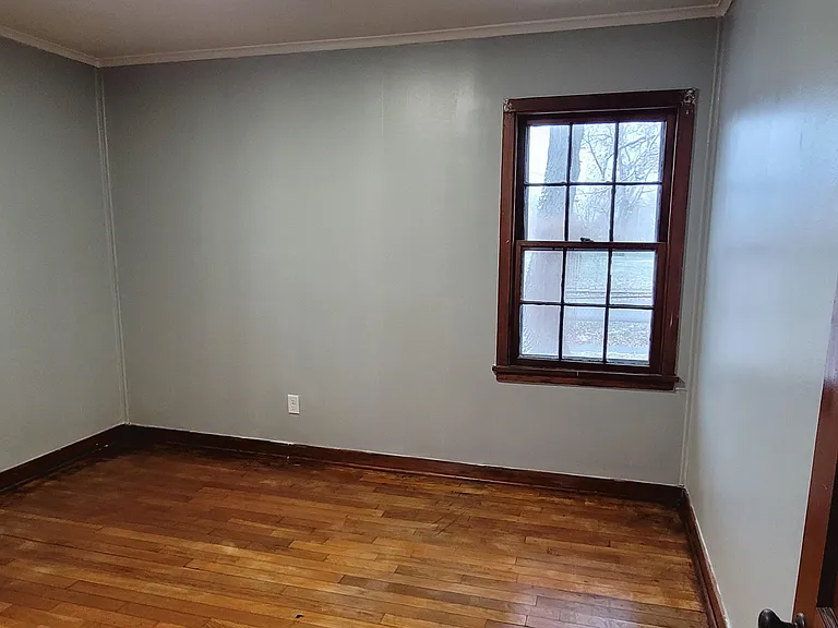 1101 W Hendrickson St — Photo 8