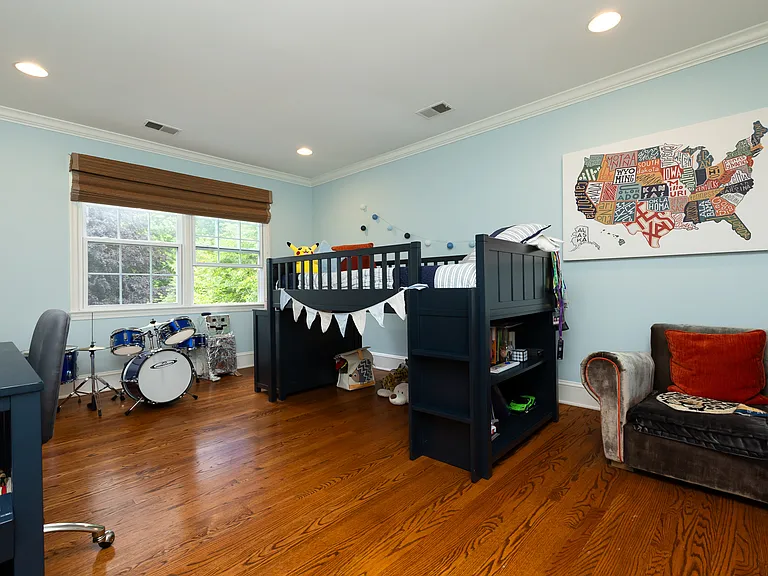 8809 Saunders Ln — Photo 43