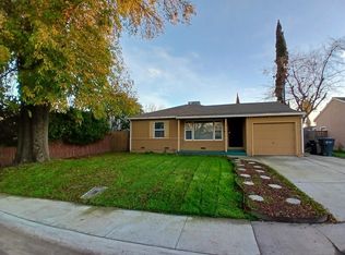 76 Bay Dr, Sacramento, CA 95815