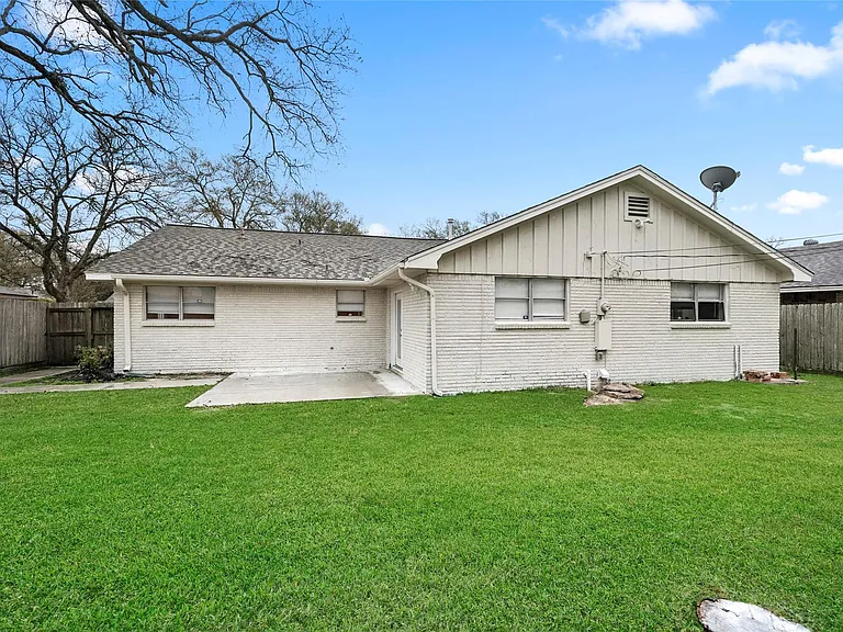 1807 Shadow Bend Dr — Photo 25