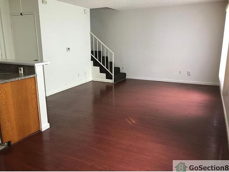 2nd image of 4840 Rosewood Ave APT 8