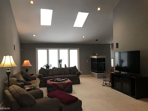 2nd image of 48066 Vittorio Dr