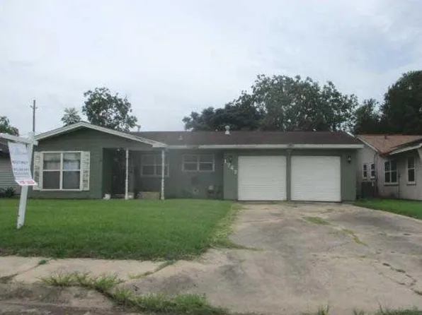 1747 W 10th St, Freeport, TX 77541