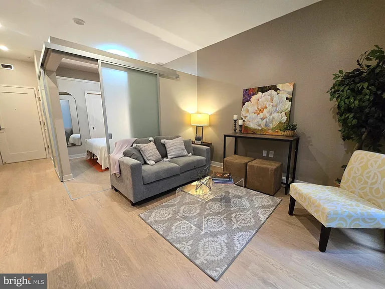 1320 Fenwick Ln #6 — Photo 14