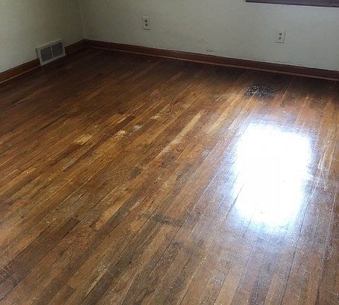 3rd image of 809 E Irvington Ave