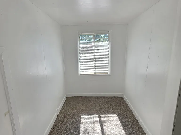 15757 Strathmoor St — Photo 27