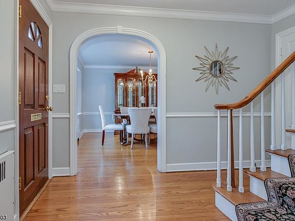 4th image of 81 Stony Ln