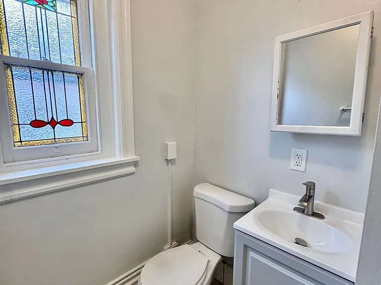 917 W Liberty St — Photo 9