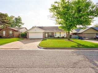 9812 S Hillcrest Dr, Oklahoma City, OK 73159