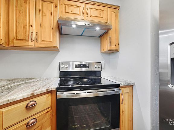5th image of 2762 McBride Pl