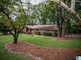 102 Highland Dr, Columbiana, AL 35051