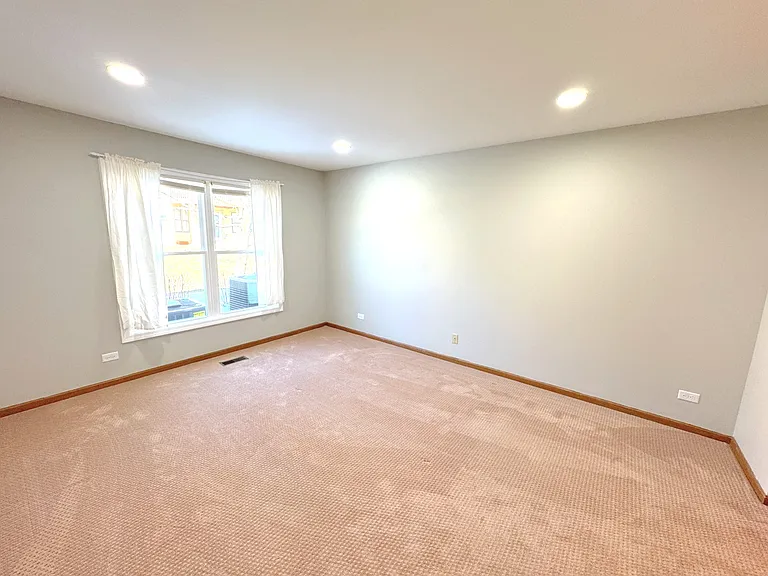 2516 Live Oak Ln — Photo 4