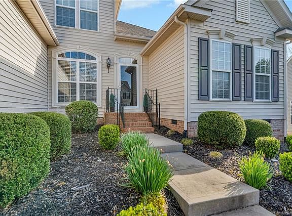 5th image of 1036 Victoria Blake Ln