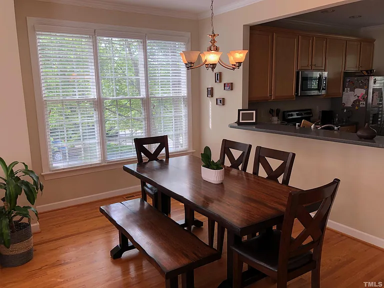 211 Brookgreen Dr — Photo 3