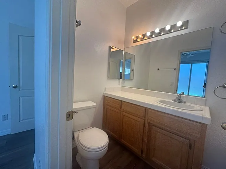 932 Calle Cynthia — Photo 11