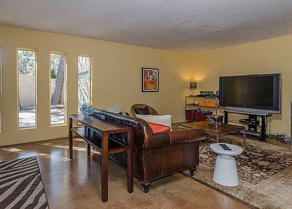 006-Entertainment Room-666x413-72dpi