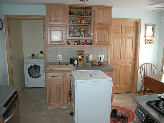 Food Prep & Stacked Laundry