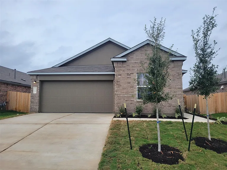623 Waterway Ave — Photo 1