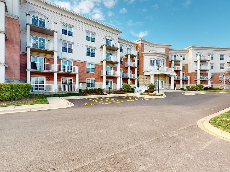 1st image of 701 W Rand Rd APT 227