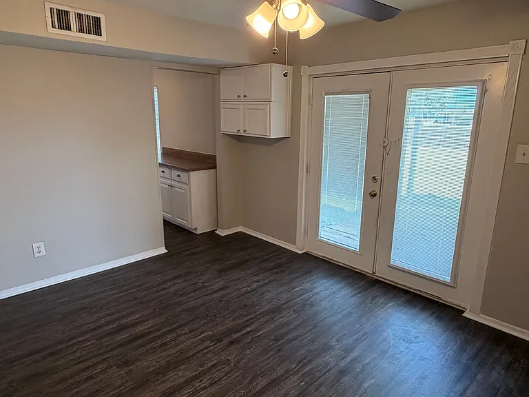 415 Stonehenge Dr — Photo 11
