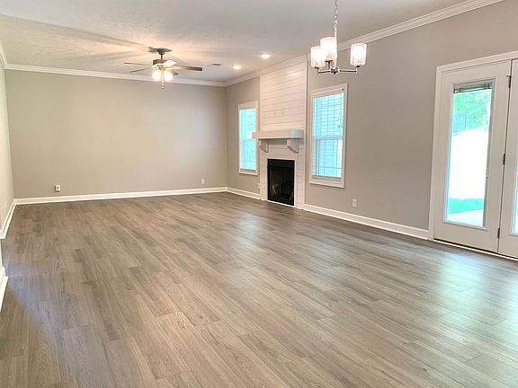 5th image of 1247 Highgrove Ln