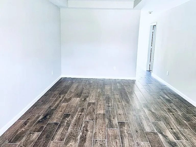 1086 SW Eureka Ave — Photo 8