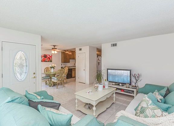 4th image of 1129 S Clifpark Cir #7G