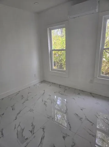 5 bed, 2.0 bath, $4,700 — Photo 4